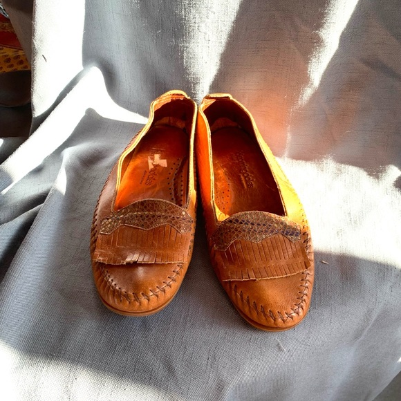 Bloomingdales rust leather moccasins size 8 - Picture 2 of 5